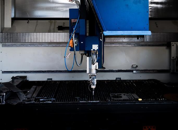 如何區分二氧化碳激光切割機和光纖激光切割機？