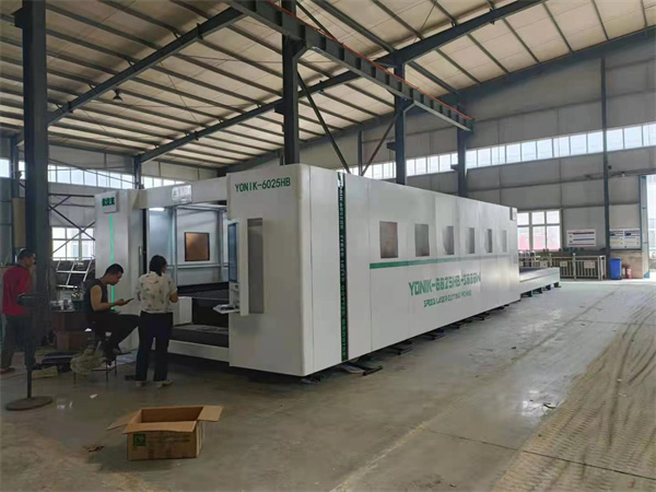 大型激光切割機